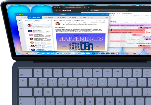 MacBook Neo, color índigo, una persona lo está utilizando para hacer varias tareas a la vez, revisando emails con Outlook y controlando el calendario de un proyecto con Asana